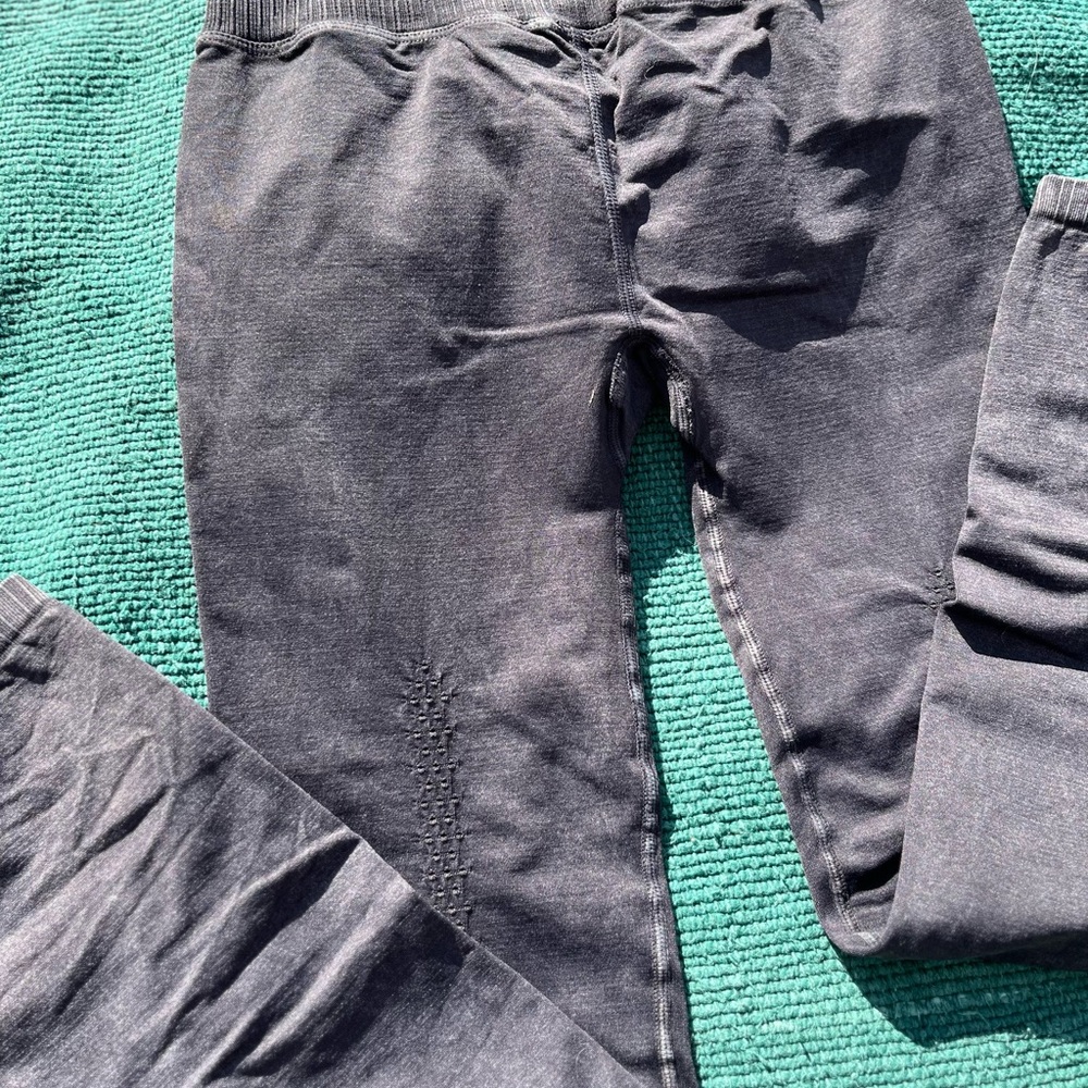 NWOT $70 Free People Good Karma 7/8 Leggings in Washed Black - Picture 5 of 10